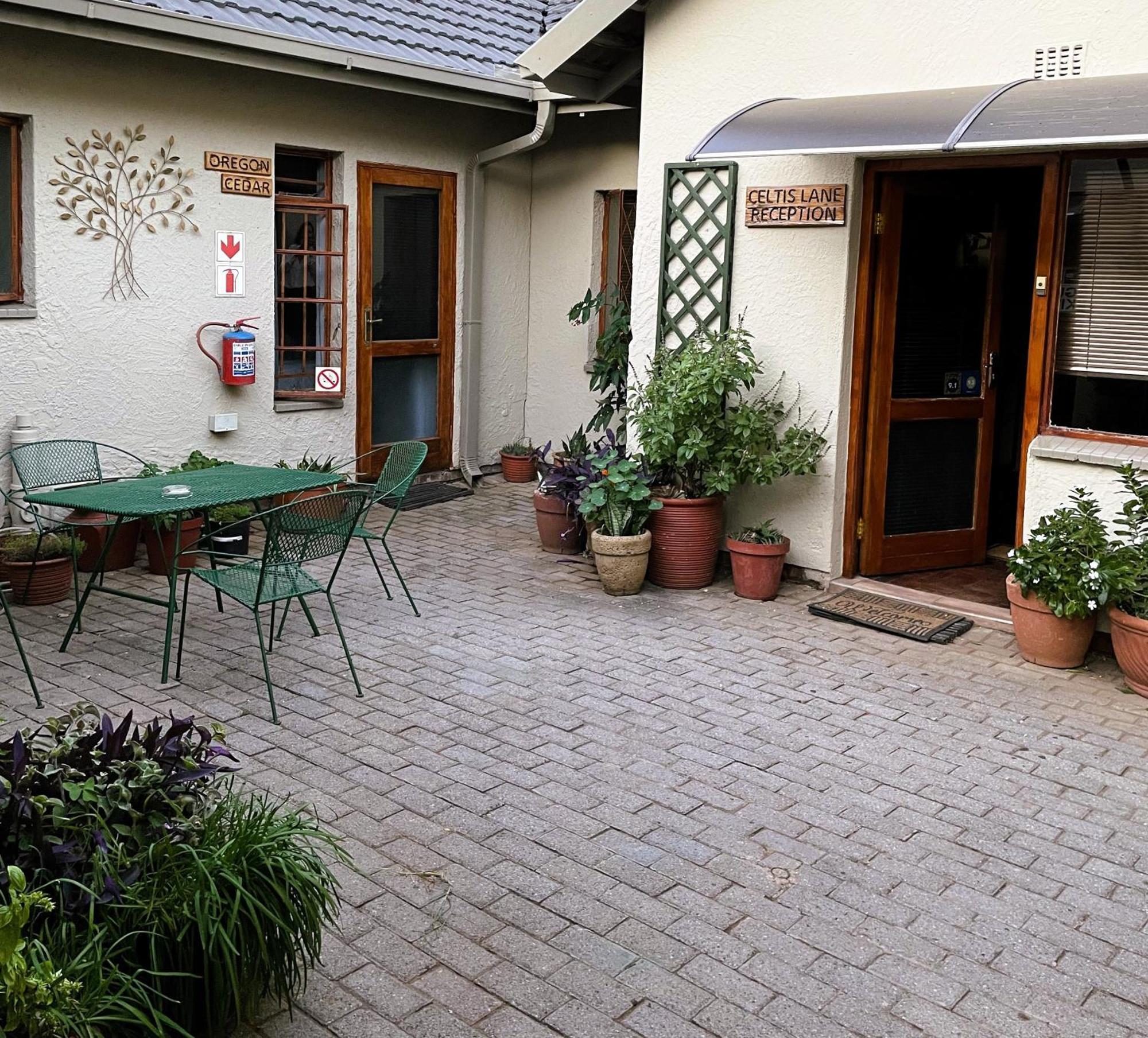 Celtis Lane Guest House Боксбург Екстериор снимка